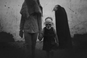 I Top 10 Fotografi Horror: Un Viaggio nell'Oscurità della Fotografia